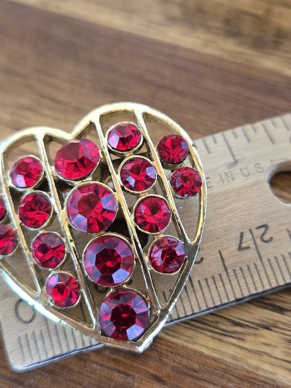 Vintage Gold Tone Red Rhinestone Heart Brooch Pin Romantic Costume Jewelry Gift - Picture 4 of 6